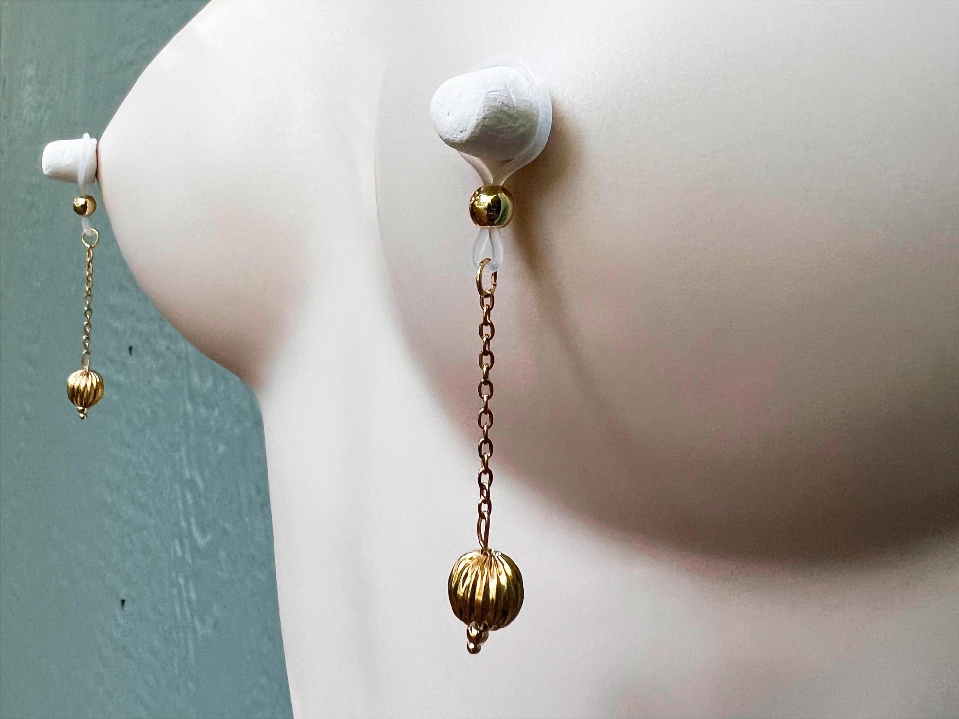 nipple noose jewelry with gold barbell chain and pendant, fake nipple piercing with gold chain and beads, boho nipple jewelry with large gold bead