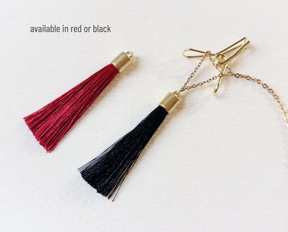 Dainty Nipple Clamps with Tassels - BDSM Body Chain Jewelry / Bra Chain Harness