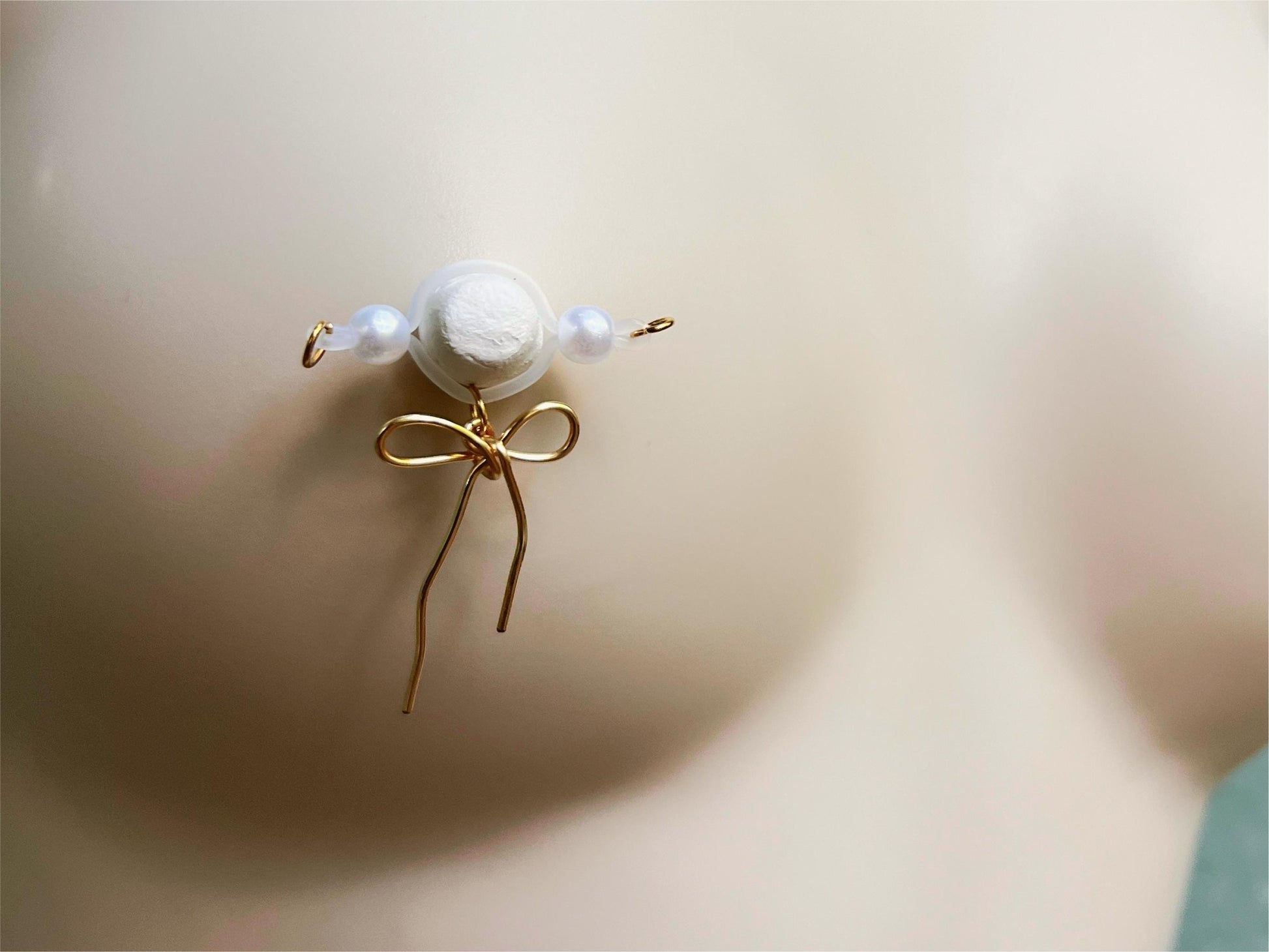 Fake nipple piercing barbell style with bow made of wire, barbell nipple jewelry with bow