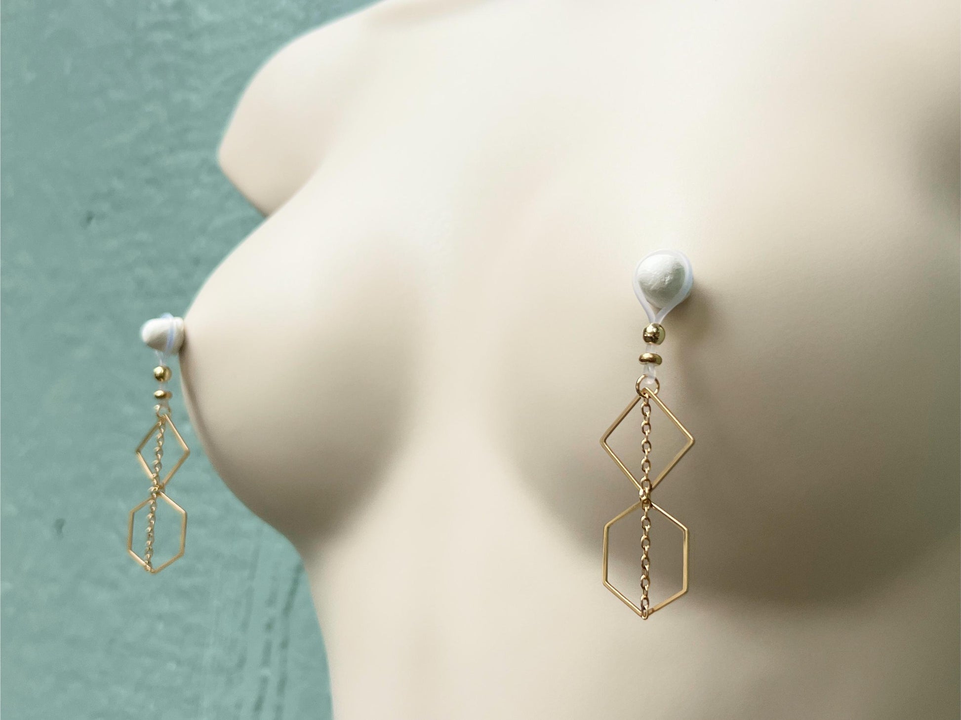 nipple noose jewelry with polygon dangle, boho nipple jewelry with geometric shapes, fake nipple piercing with gold beads and polygon dangle